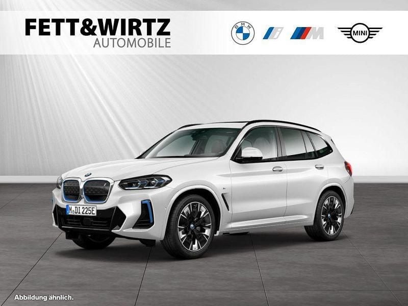 Mineralweiß metallic Gebraucht 2023 BMW iX3 Performance SUV | 41.737 € (Guter Preis) - Bild 1/3