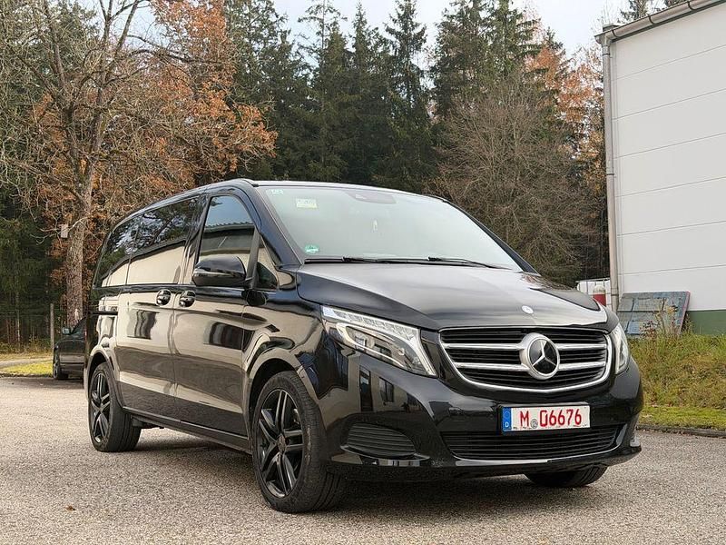 Gebraucht Mercedes V220 190 PS (139 kW) 2016 Schwarz Van / Kleinbus