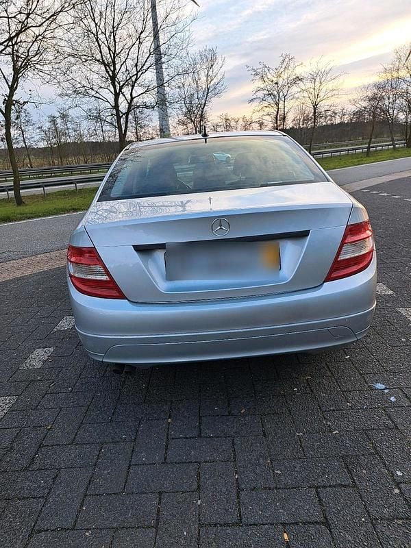Gebraucht Mercedes C200 138 PS (101 kW) 2011 Silber Limousine