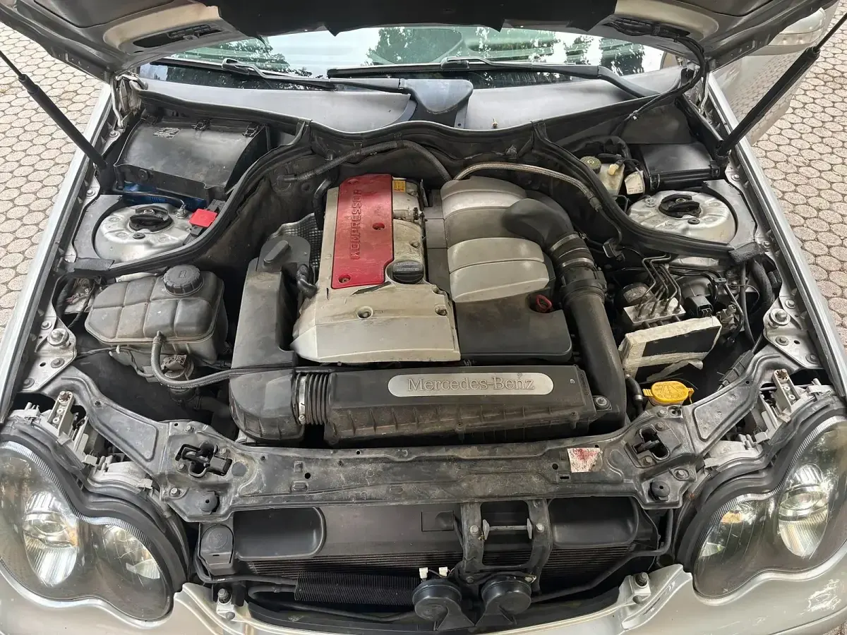 Gebraucht Mercedes C200 Classic 163 PS (119 kW) 2000 Silber Limousine
