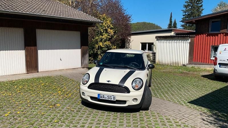 Beige Gebraucht 2010 Mini ONE Kleinwagen | 3.500 € (Fairer Preis) - Bild 1/4