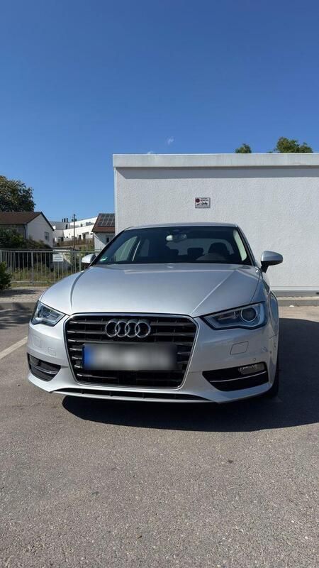 Silber Gebraucht 2013 Audi A3 Ambiente Limousine | 9.000 € (Guter Preis) - Bild 1/4