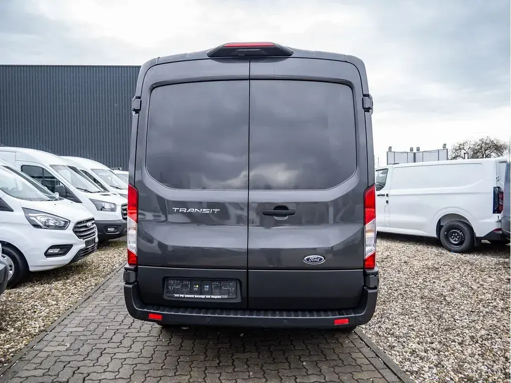 Gebraucht Ford Transit Trend 131 PS (96 kW) 2022 Grau / magnetic grau Van