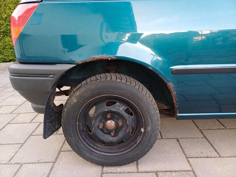 Gebraucht Ford Fiesta 60 PS (44 kW) 1994 Blau Kleinwagen