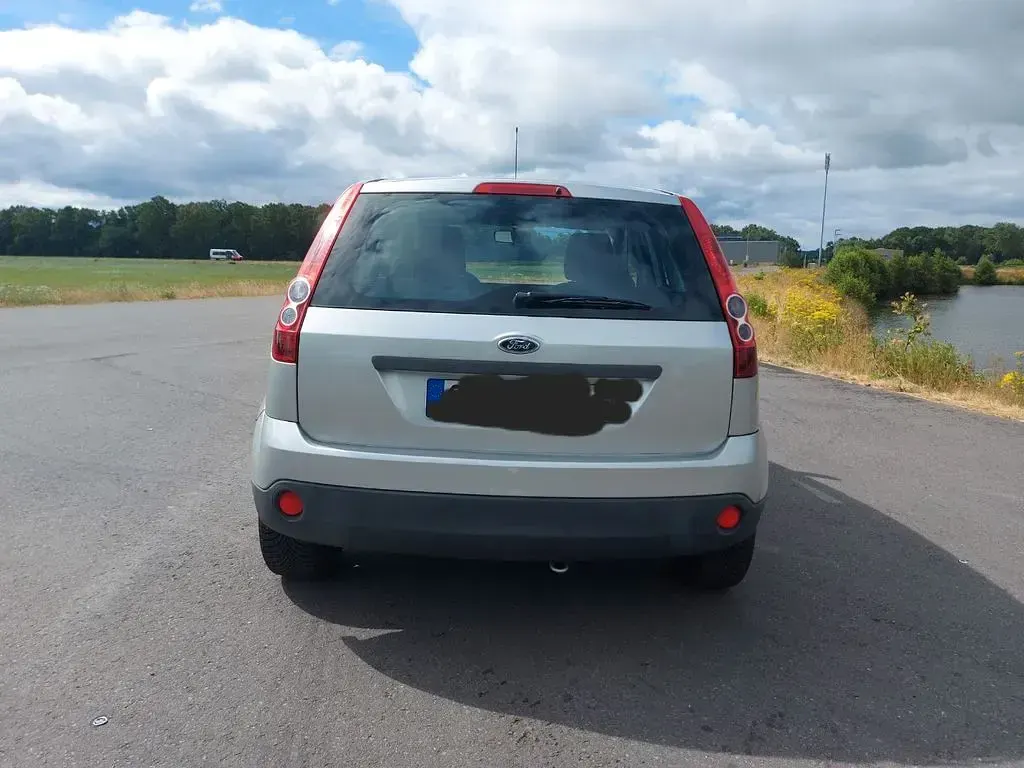 Gebraucht Ford Fiesta 60 PS (44 kW) 2006 Silber Kleinwagen