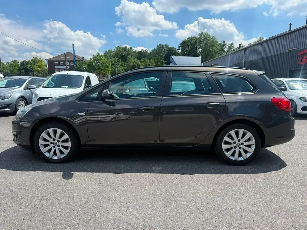 Gebraucht Opel Astra Selection 110 PS (80 kW) 2015 Grau Kombi