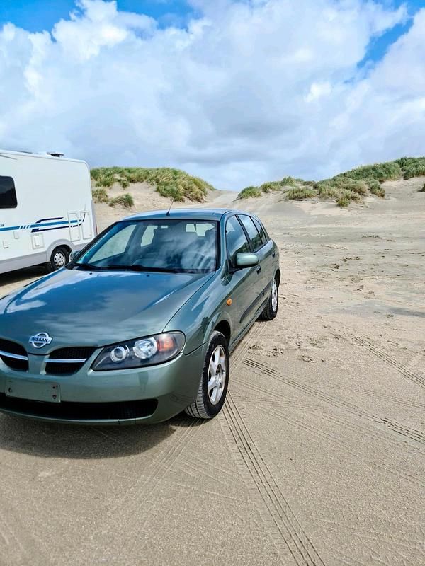 Grün Gebraucht 2002 Nissan Almera Kleinwagen | 1.300 € - Bild 1/2