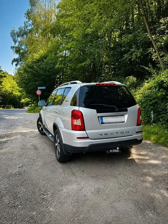 Gebraucht SsangYong Rexton Sapphire 178 PS (130 kW) 2016 Silber SUV