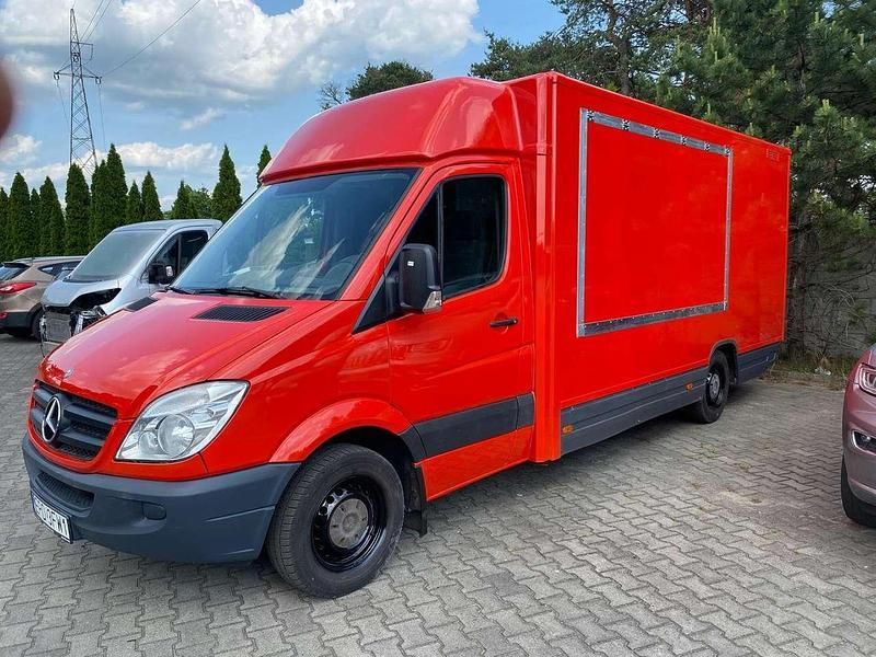 Rot Gebraucht 2012 Mercedes Sprinter Van | 38.000 € - Bild 1/4