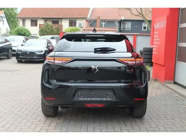 Neu DS Automobiles DS3 Crossback E-Tense 114 kW (156 PS) 2025 Lackierung schwarz perla nera/ SUV