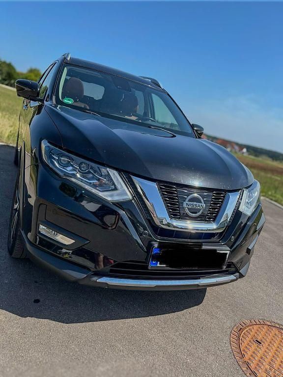 Schwarz Gebraucht 2017 Nissan X-Trail Tekna SUV | 14.200 € (Guter Preis) - Bild 1/4