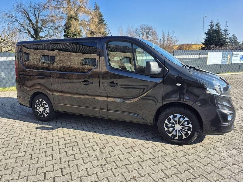 Gebraucht Opel Vivaro 145 PS (106 kW) 2018 Schwarz Van / Kleinbus
