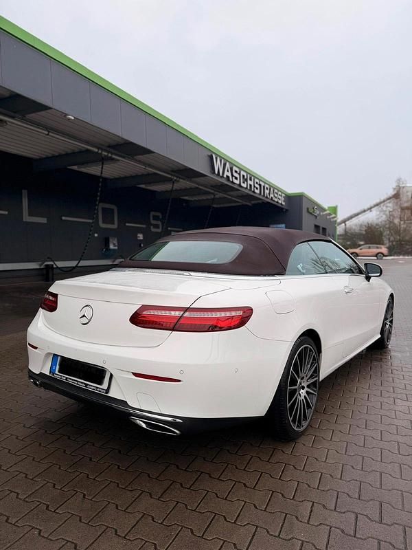 Gebraucht Mercedes E200 184 PS (135 kW) 2018 Weiß Cabrio