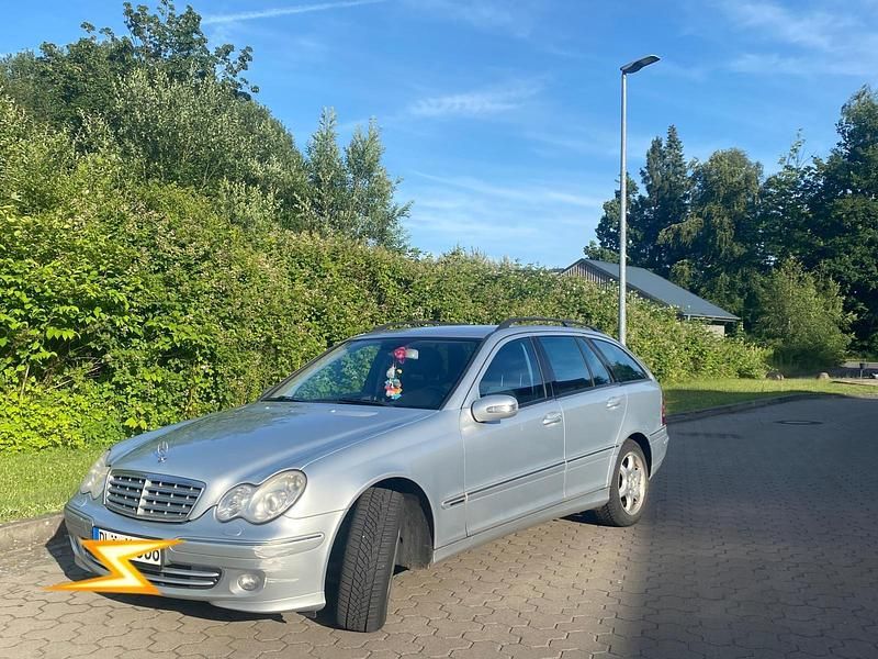 Silber Gebraucht 2005 Mercedes C200 Kombi | 666 € - Bild 1/4