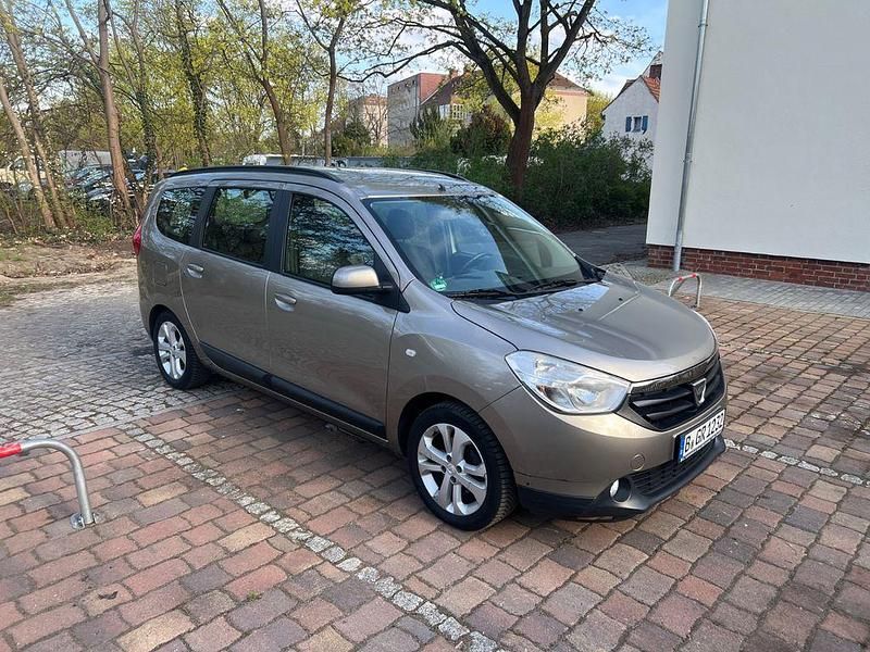 Gebraucht Dacia Lodgy 107 PS (78 kW) 2013 Braun Van / Kleinbus