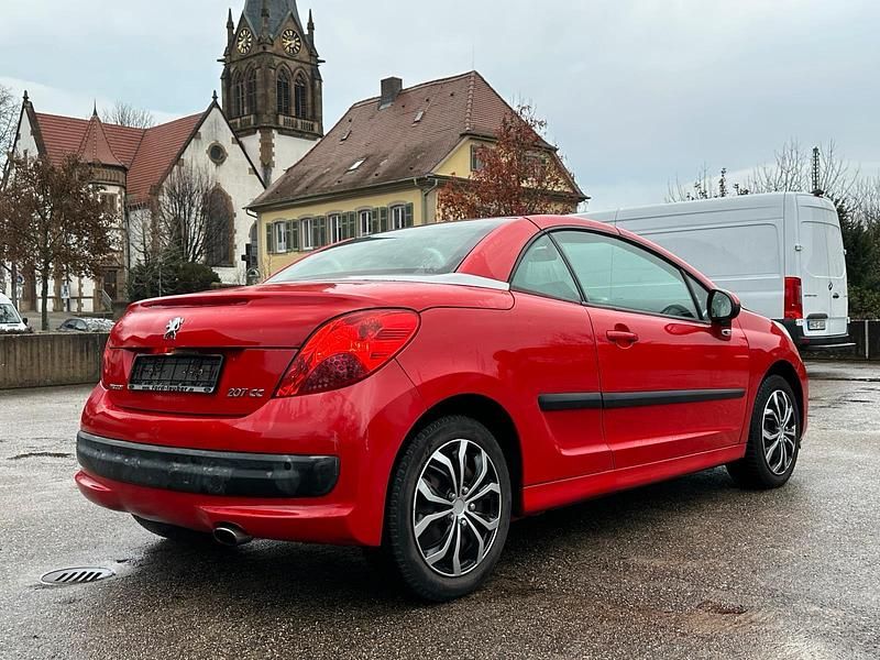 Gebraucht Peugeot 207 CC 120 PS (88 kW) 2009 Rot Cabrio