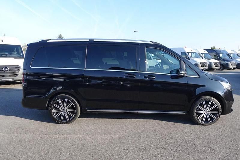 Gebraucht Mercedes V300 Exclusive 237 PS (174 kW) 2025 Obsidianschwarz metallic Van / Kleinbus