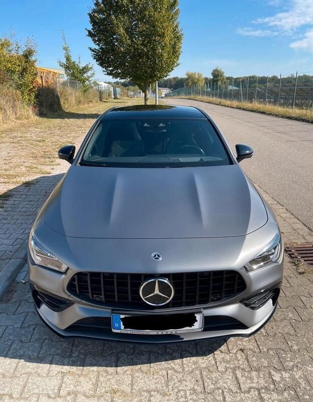 Grau Gebraucht 2022 Mercedes CLA35 AMG Kombi | 49.999 € - Bild 1/4