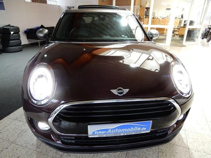 Gebraucht Mini Cooper Clubman 136 PS (100 kW) 2017 Pure burgundy metallic (metallic) Kombi