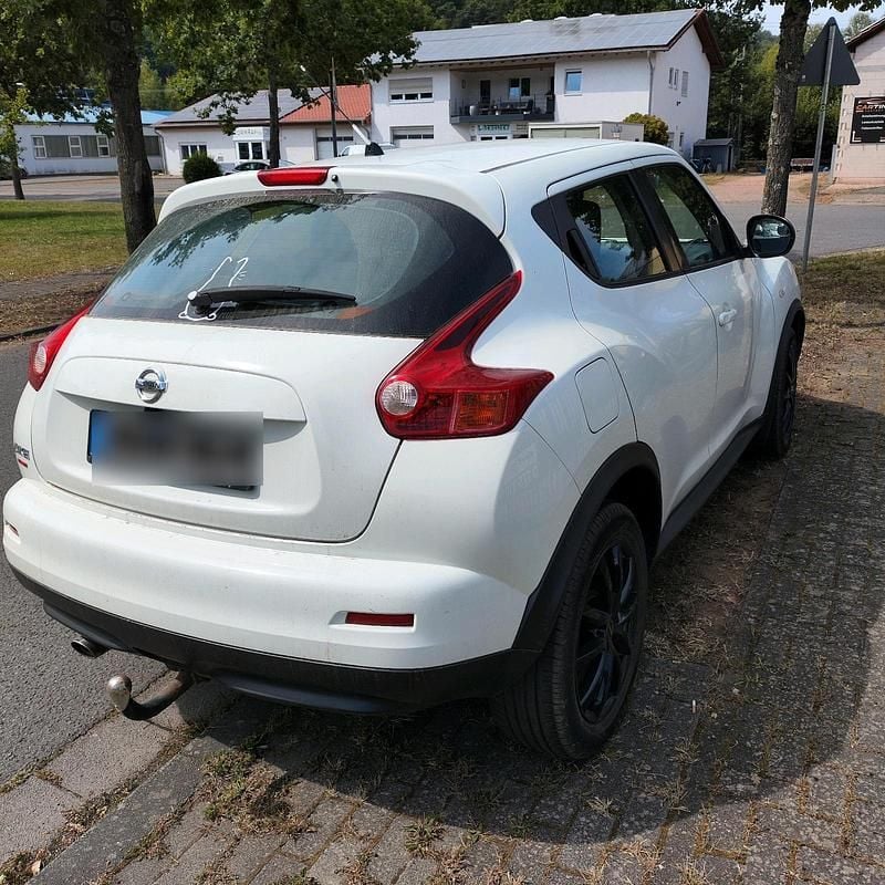Weiß Gebraucht 2011 Nissan Juke SUV | 5.350 € (Guter Preis) - Bild 1/4