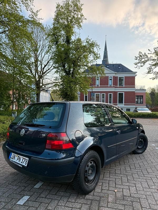 Usado VW Golf 101 HP (74 kW) 2001 Azul Coupé
