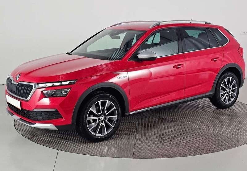 Velvetrot metallic Gebraucht 2023 Skoda Kamiq ScoutLine SUV | 26.890 € (Fairer Preis) - Bild 1/4