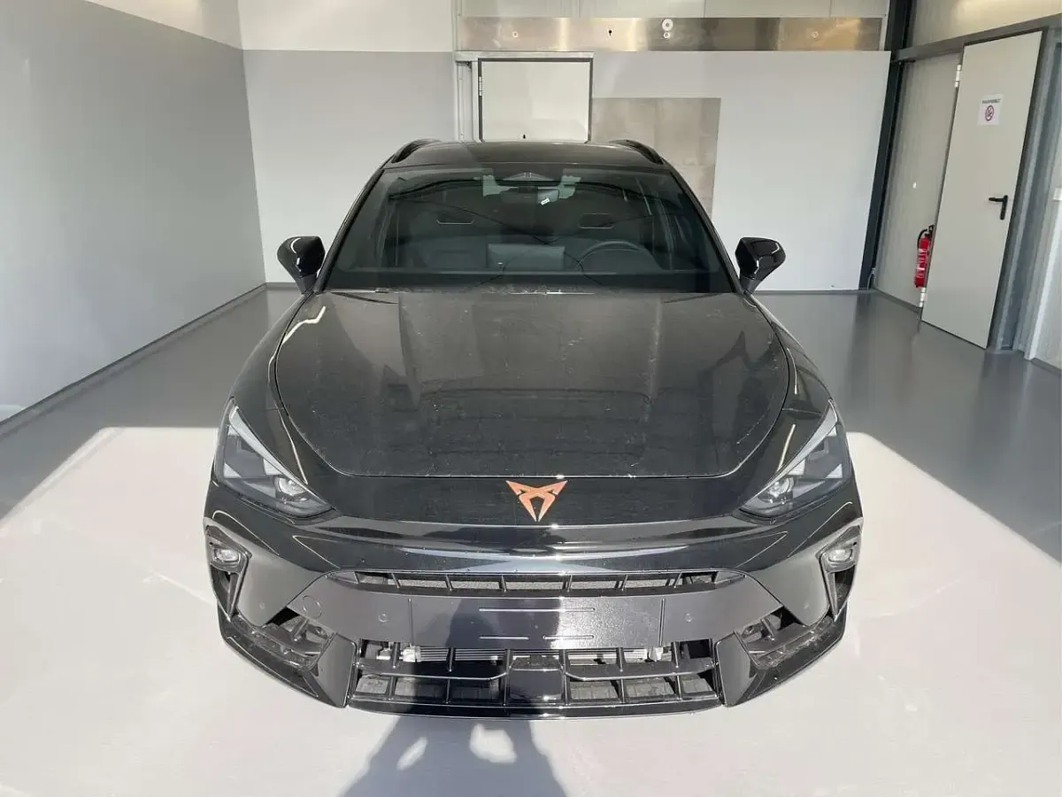 Neu Cupra Leon VZ3 333 PS (244 kW) 2026 [0e0e] midnight schwa... Limousine