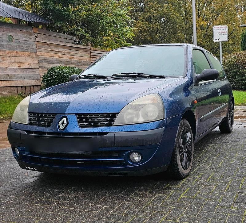 Blau Gebraucht 2002 Renault Clio II Kleinwagen | 500 € (Guter Preis) - Bild 1/4