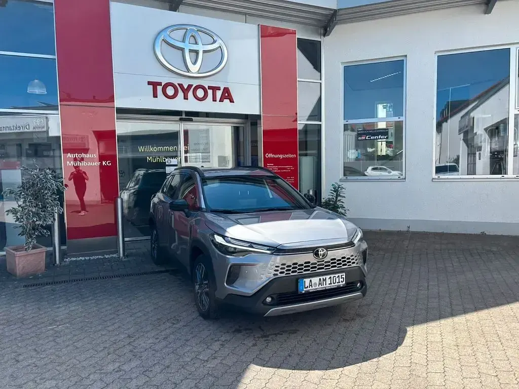 Gebraucht Toyota Corolla Cross Team 179 PS (131 kW) 2025 Metal stream SUV