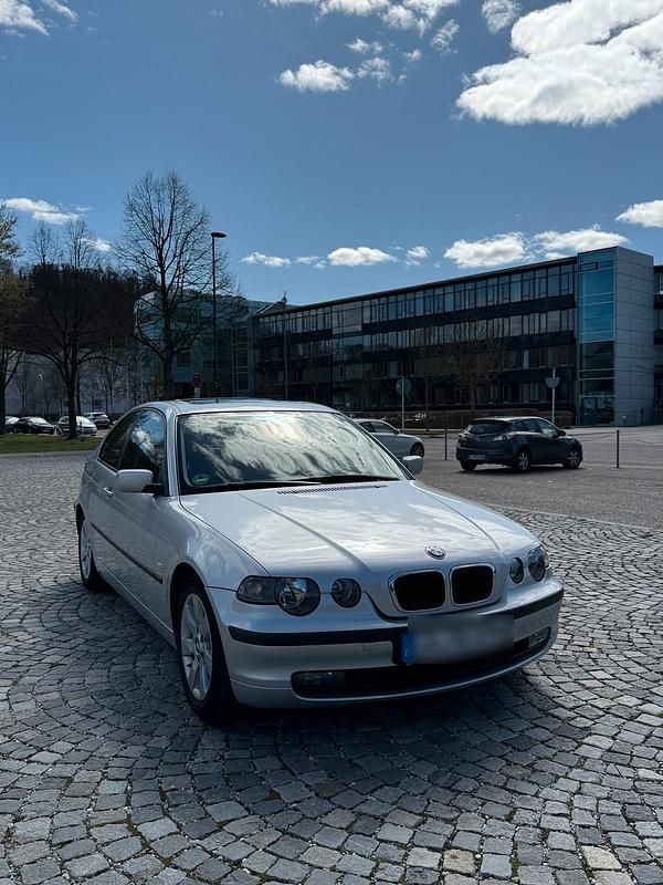 Silber Gebraucht 2001 BMW 316 Compact Kleinwagen | 2.400 € - Bild 1/4