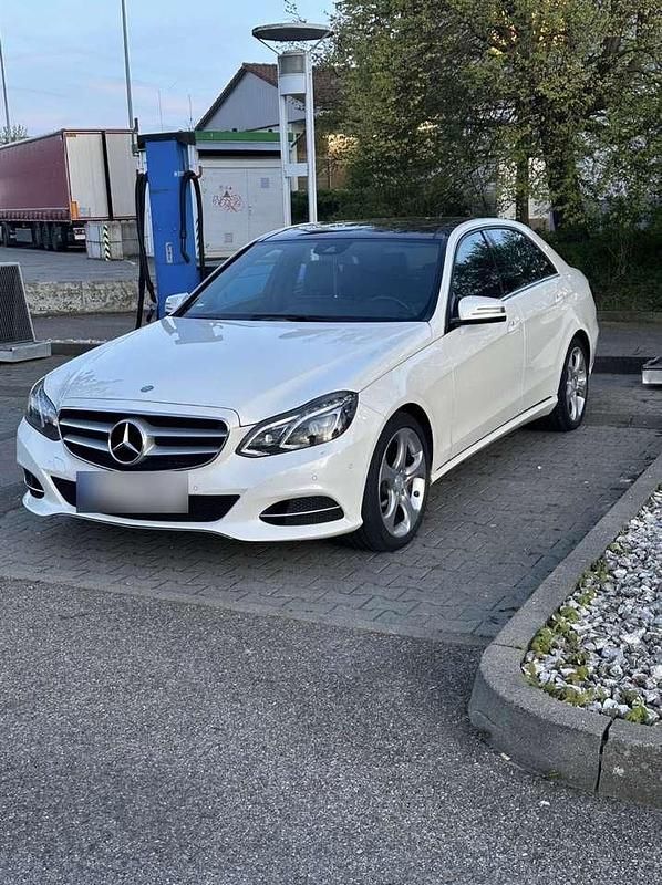 Second-hand Mercedes E250 204 CP (150 kW) 2015 Alb Berlinǎ