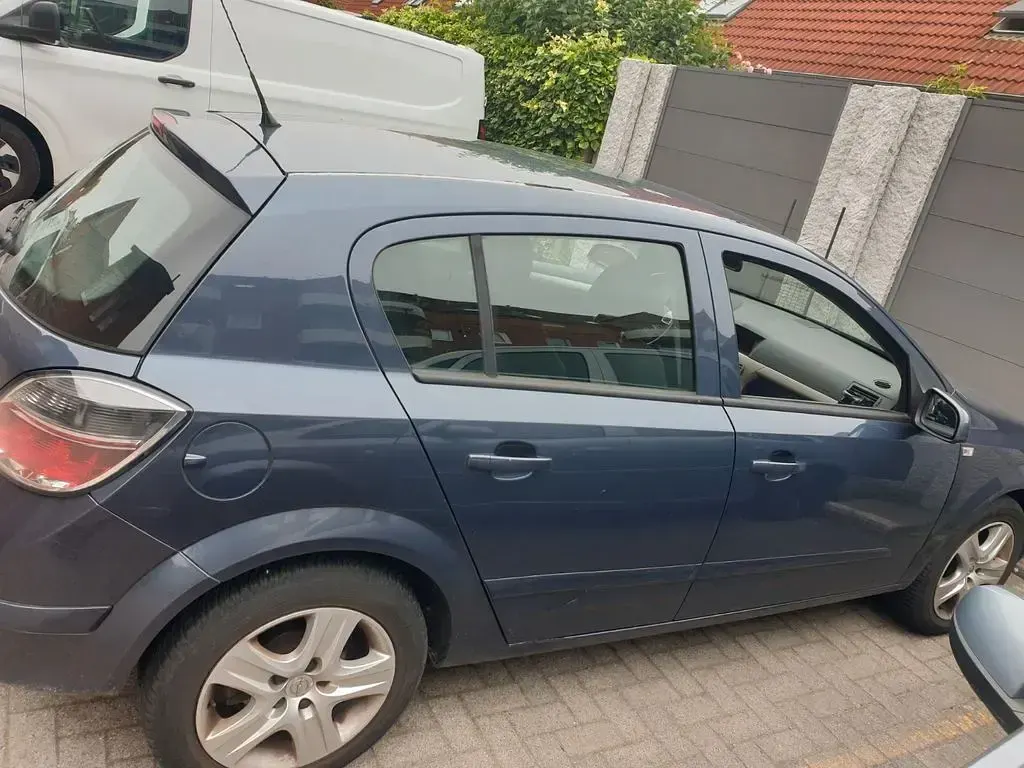 Gebraucht Opel Astra Edition 101 PS (74 kW) 2009 Limousine