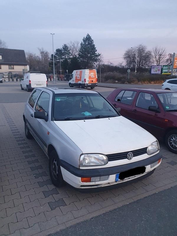 Gebraucht VW Golf III 60 PS (44 kW) 1995 Silber Kleinwagen