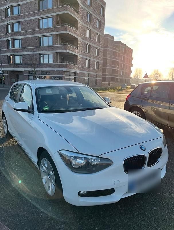 Gebraucht BMW 116 120 PS (88 kW) 2012 Weiß Kleinwagen