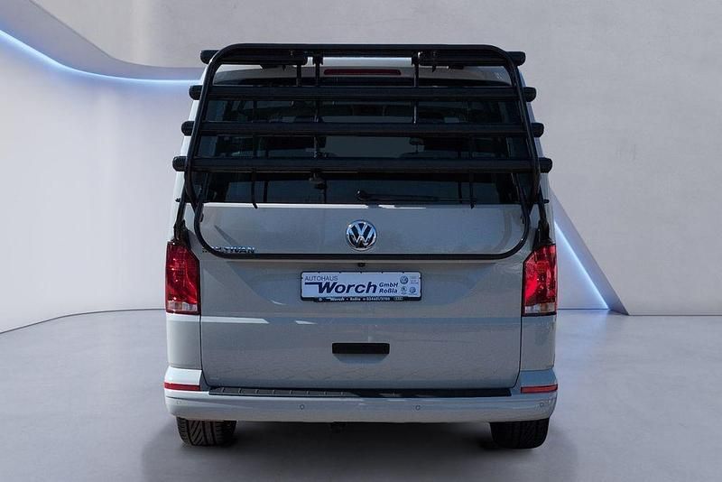 Gebraucht VW Multivan Family 150 PS (110 kW) 2021 Grau Van