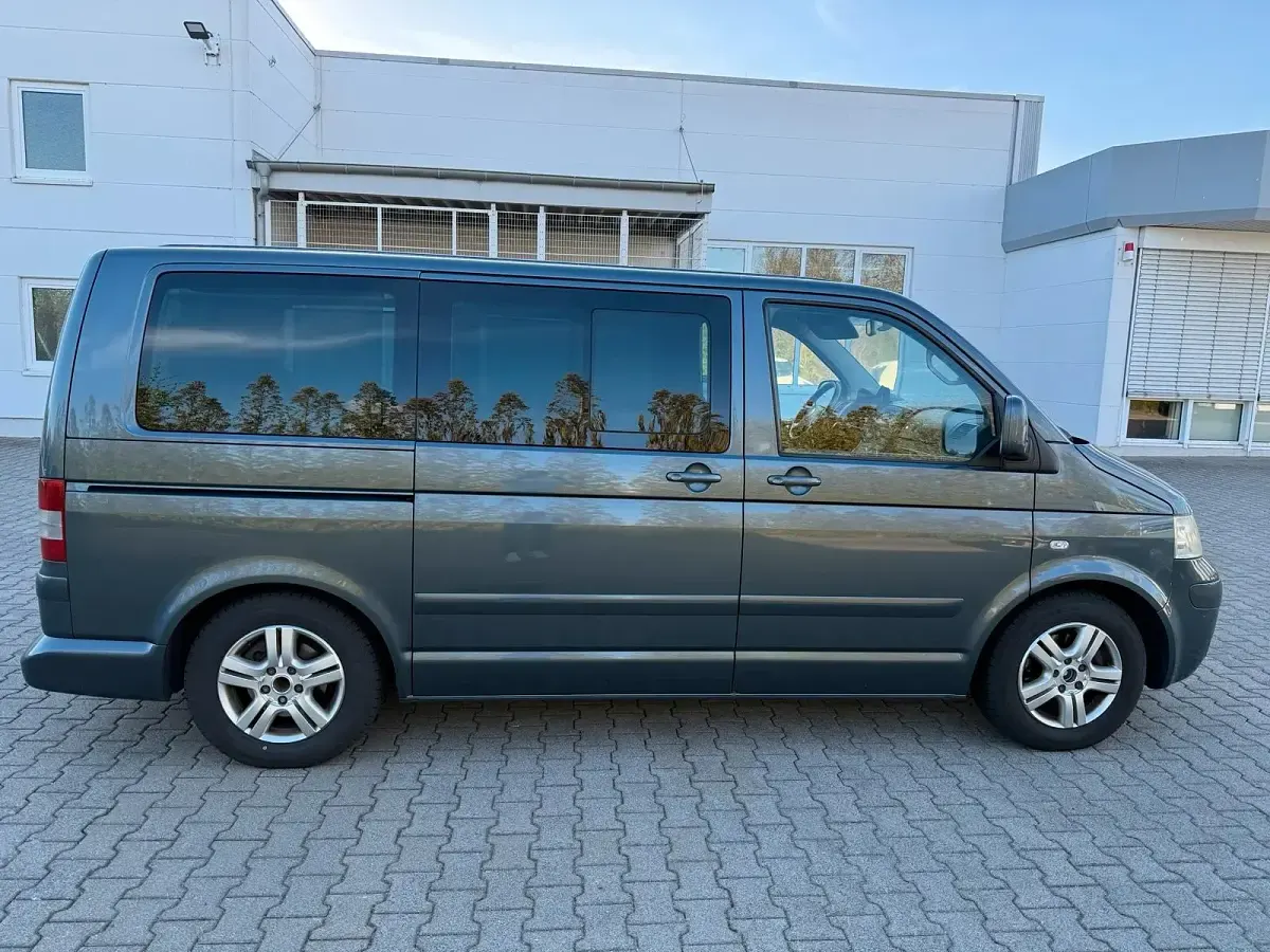 Gebraucht VW Multivan Highline 174 PS (127 kW) 2004 Grau Van / Kleinbus