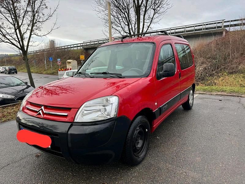 Rot Gebraucht 2010 Citroën Berlingo Van / Kleinbus | 2.399 € (Guter Preis) - Bild 1/4