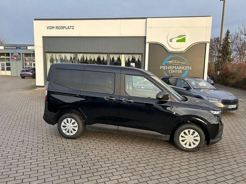 Schwarz Gebraucht 2024 Ford Tourneo Courier Trend Van / Kleinbus | 26.000 € (Guter Preis) - Bild 1/4