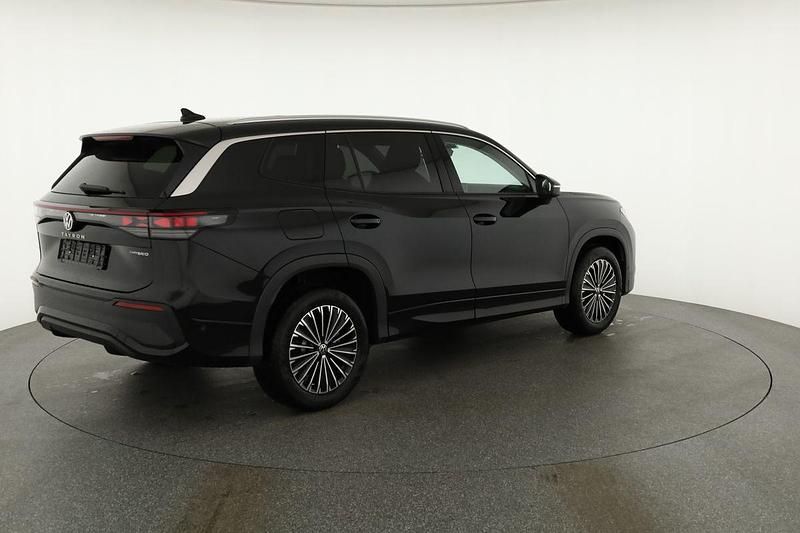 Gebraucht VW Tayron Life 2025 Grenadill schwarz metallic SUV