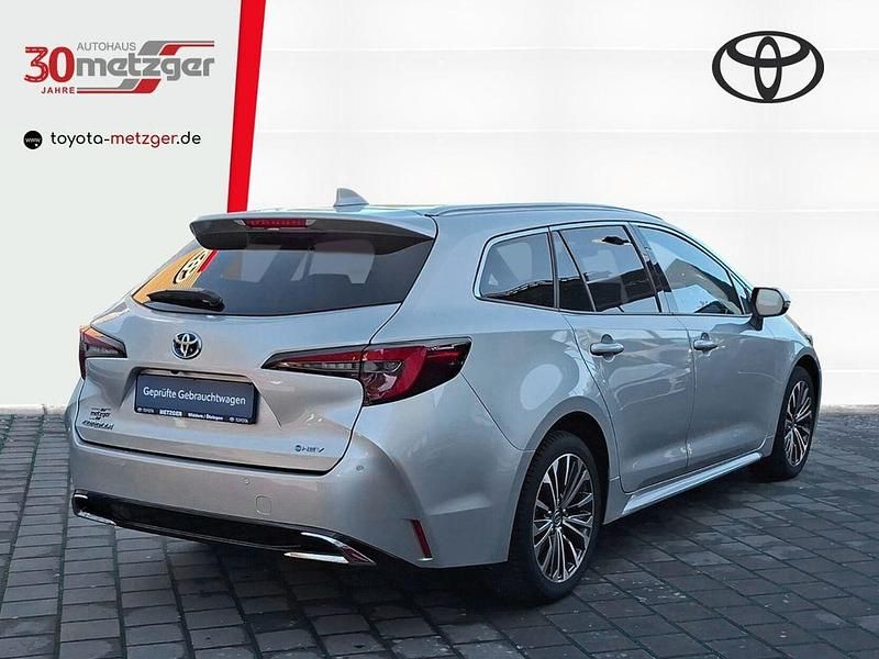 Gebraucht Toyota Corolla Team 141 PS (103 kW) 2024 Silber Kombi