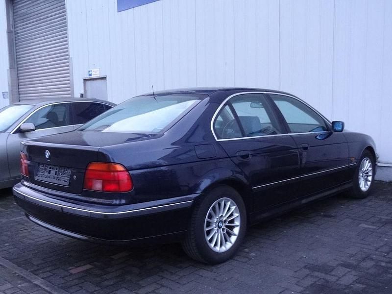 Gebraucht BMW 525 143 PS (105 kW) 1999 Blau Limousine