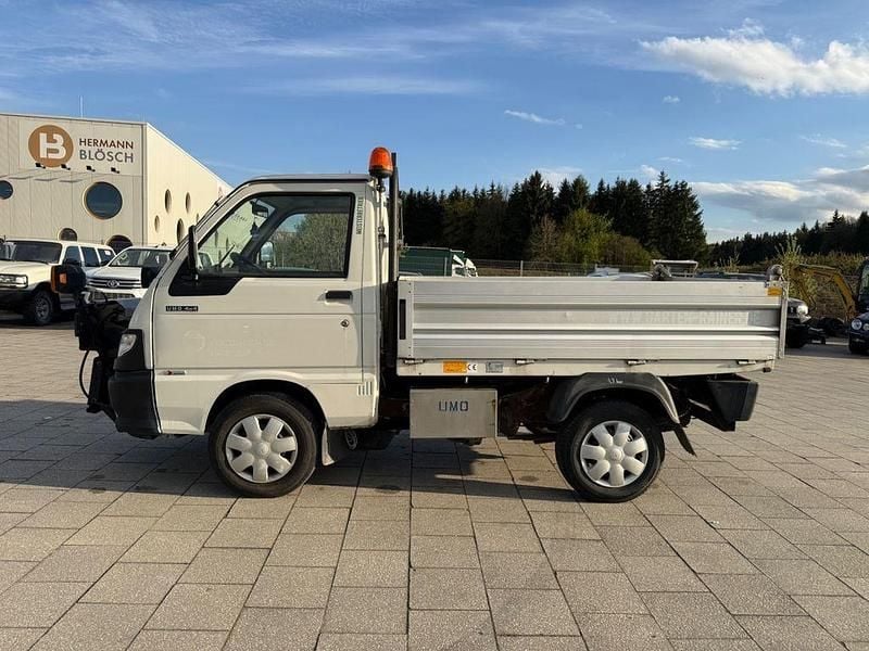 Second-hand Piaggio Porter 83 CP (61 kW) 2018 Alb SUV