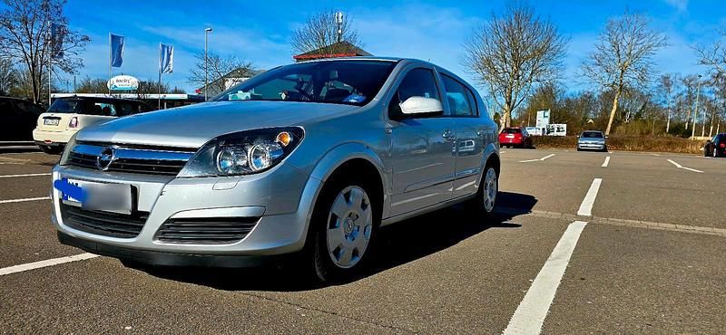 Gebraucht Opel Astra 105 PS (77 kW) 2005 Silber Limousine
