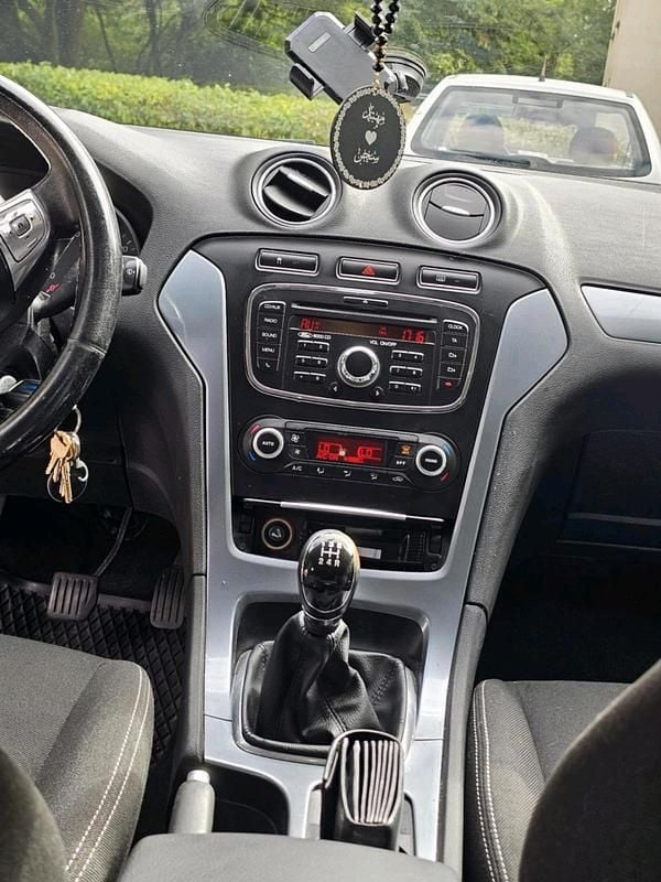 Grau Gebraucht 2010 Ford Mondeo Kombi | 3.600 € (Fairer Preis) - Bild 1/4