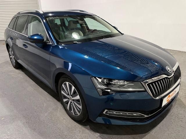Gebraucht Skoda Superb Style 150 PS (110 kW) 2023 Blau Kombi
