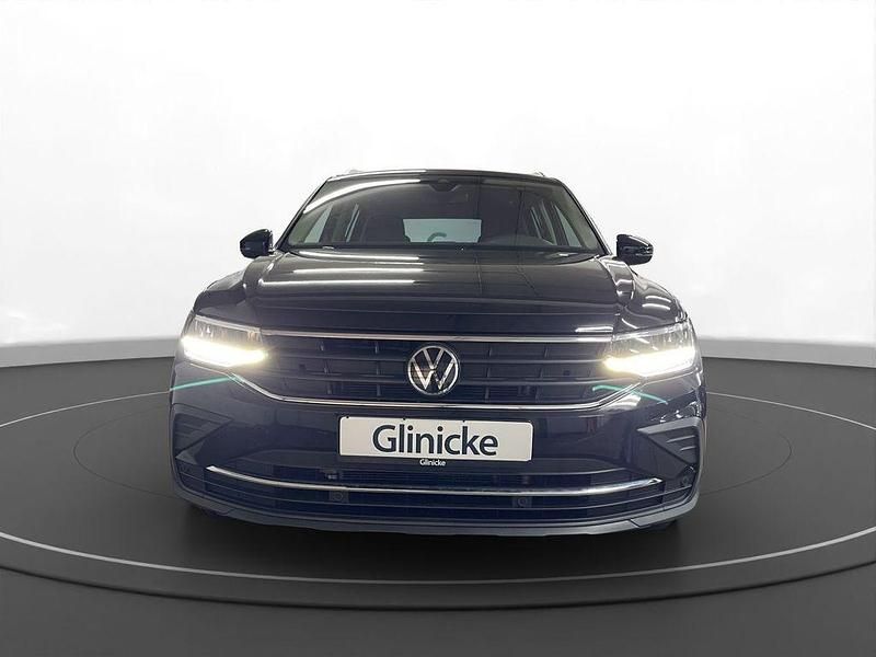 Gebraucht VW Tiguan Active 131 PS (96 kW) 2022 Deep black perleffekt SUV