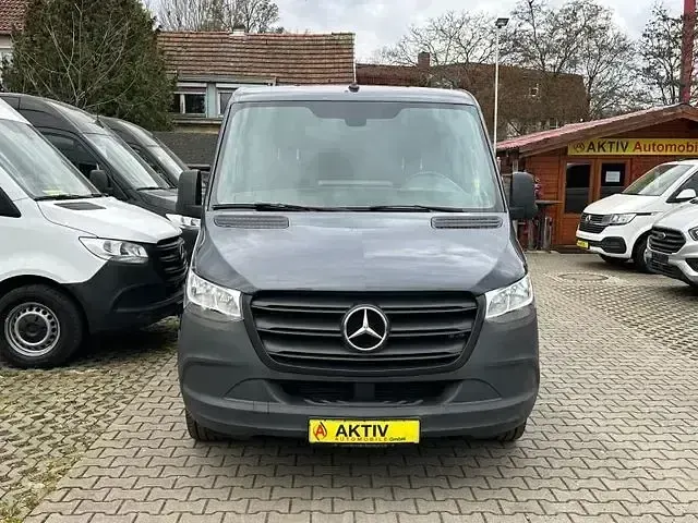 Używany Mercedes Sprinter 163 KM (119 kW) 2021 Szary Van