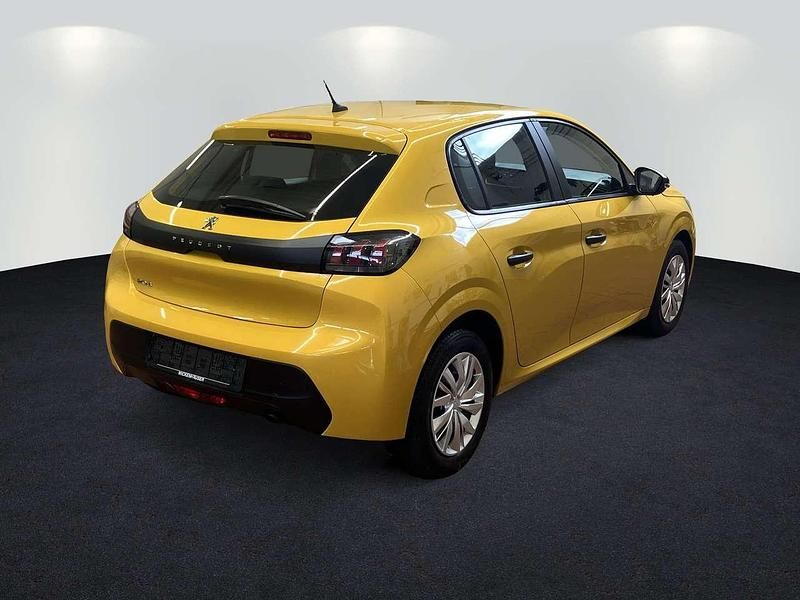 Second-hand Peugeot 208 75 CP (55 kW) 2022 Galben Hatchback