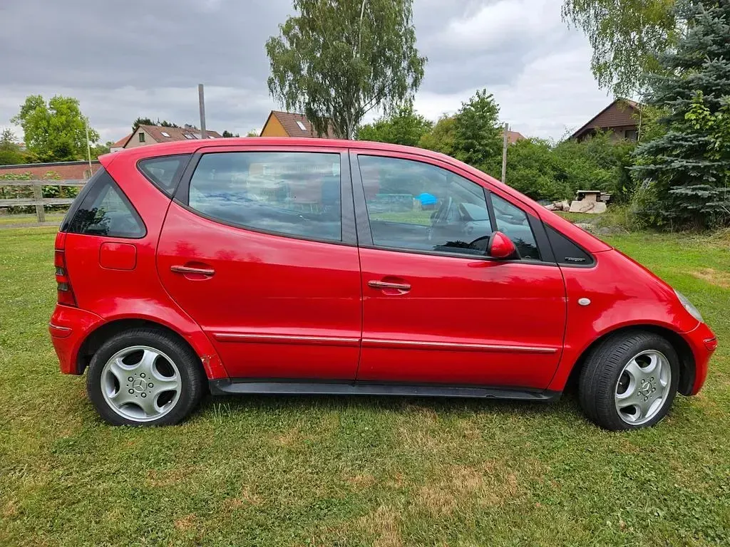 Gebraucht Mercedes A160 Avantgarde 102 PS (75 kW) 2002 Schwarz Kleinwagen