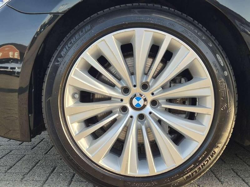 Gebraucht BMW 740 Exclusive 313 PS (230 kW) 2015 Black sapphire metallic Limousine